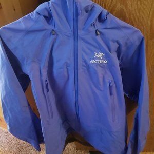 Arc'Teryx Women's Beta SL Hybrid